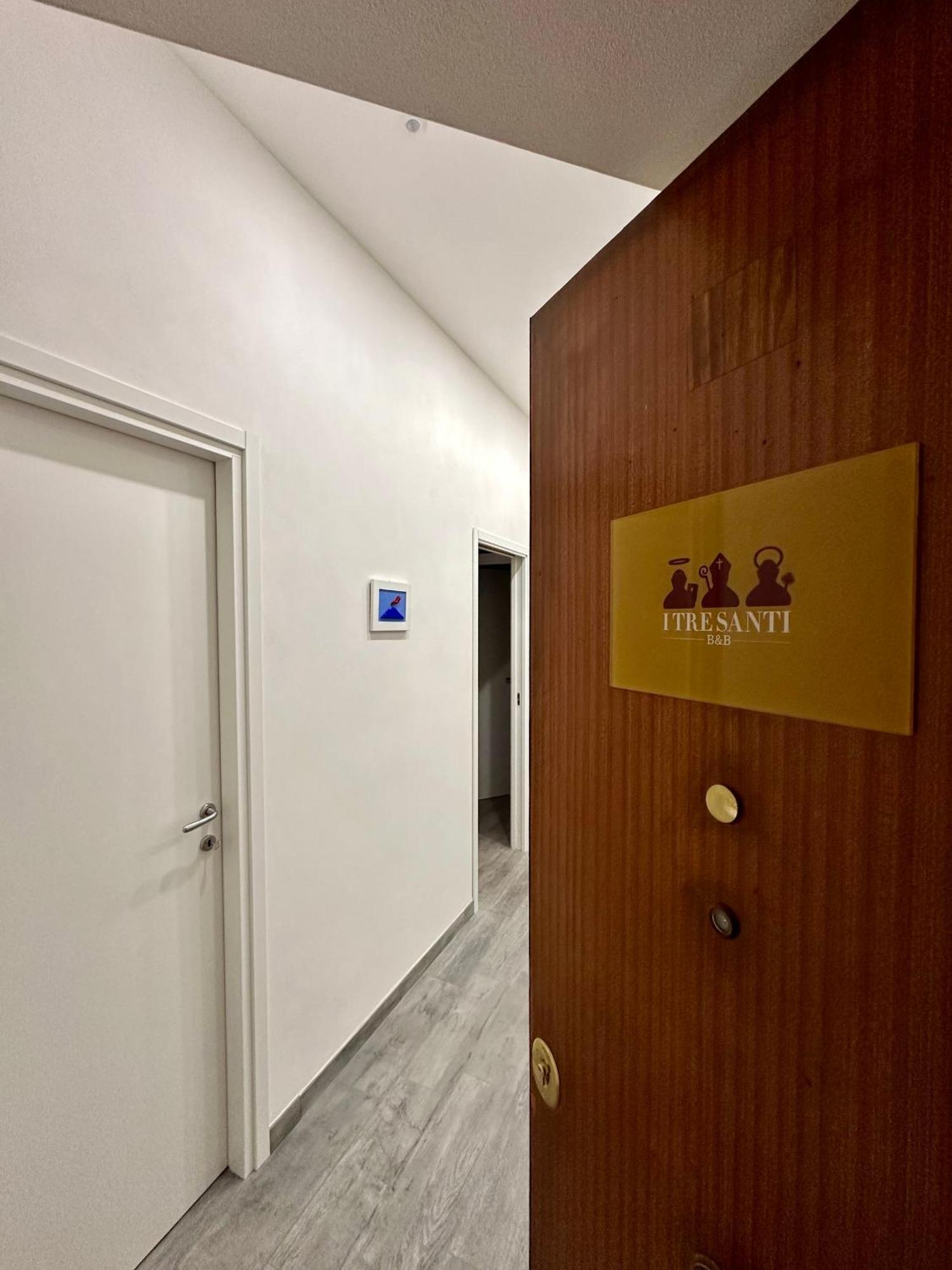 B&B I Tre Santi Napels Buitenkant foto